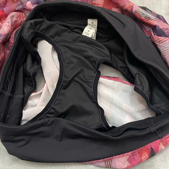 Lululemon Run Times Short II *4" Inseam Red/Black - 27258 - Picture 7 of 8